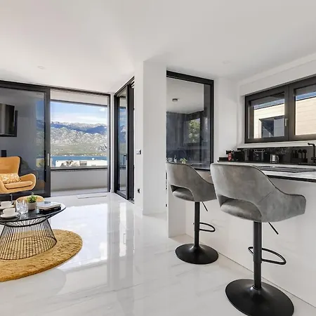 Appartement Sea & Mountain View & Private Pool *