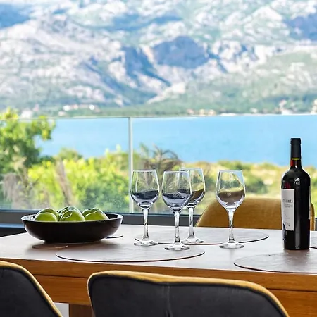 Sea & Mountain View & Private Pool Appartement *