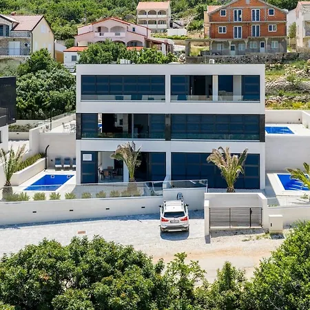 Sea & Mountain View & Private Pool Appartement *