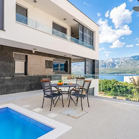 Sea & Mountain View & Private Pool Appartement Vinjerac