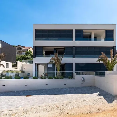 Sea & Mountain View & Private Pool Appartement Vinjerac