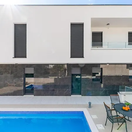 Appartement Sea & Mountain View & Private Pool *