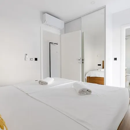 Sea & Mountain View & Private Pool Appartement Vinjerac