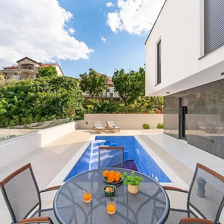 Sea & Mountain View & Private Pool *