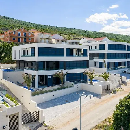 Sea & Mountain View & Private Pool * Vinjerac