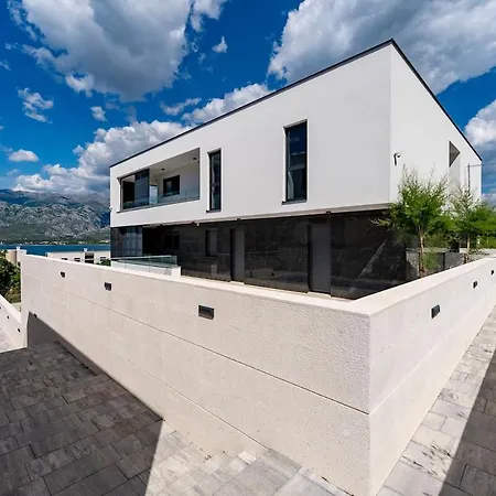 Sea & Mountain View & Private Pool Appartement *